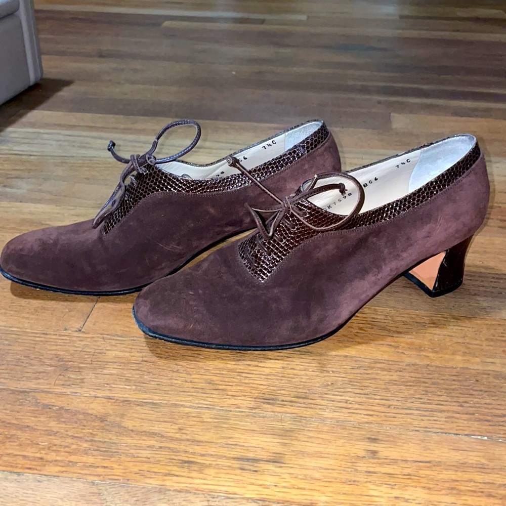 Womans Ferragamo heels size 7 1/2